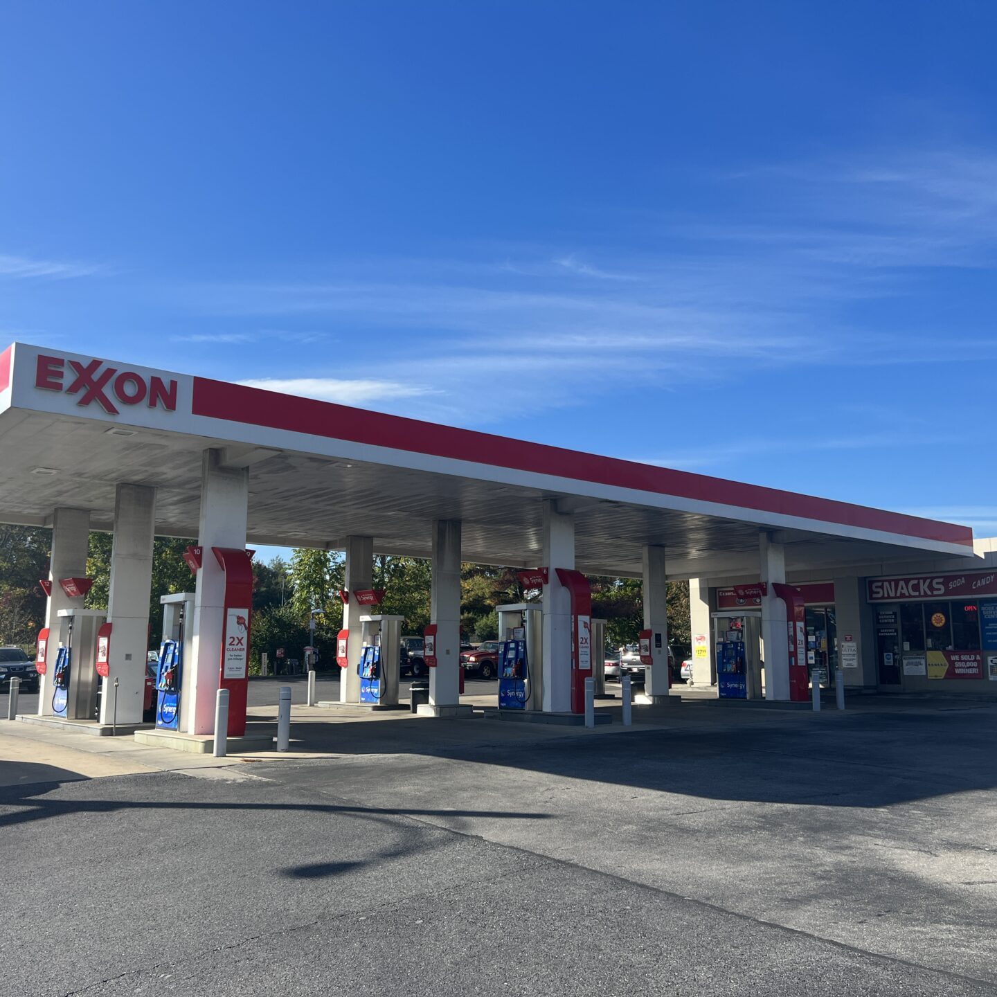 Exxon gas station Rose Hill Service Center in Frederick MD